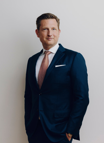 Dr. Arne Friese